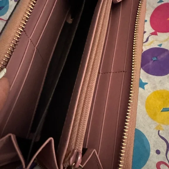 GUCCI Guccissima Leather Zip Around Wallet Pink Gold w/ COA - Picture 8 of 10